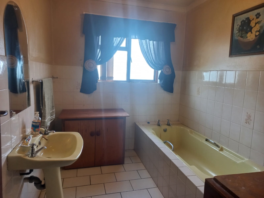 3 Bedroom Property for Sale in Gansbaai Central Western Cape